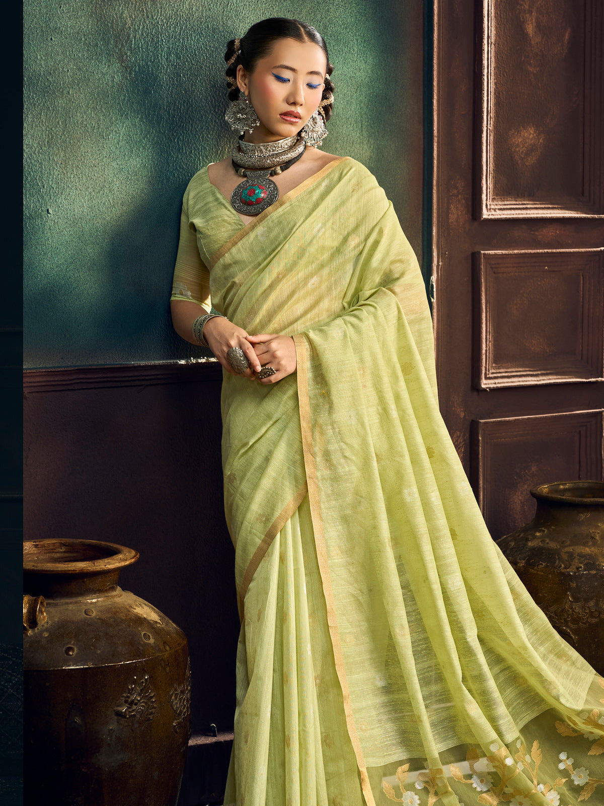Peachmode Lime Green Munga Cotton Handloom Woven Saree - Image 3