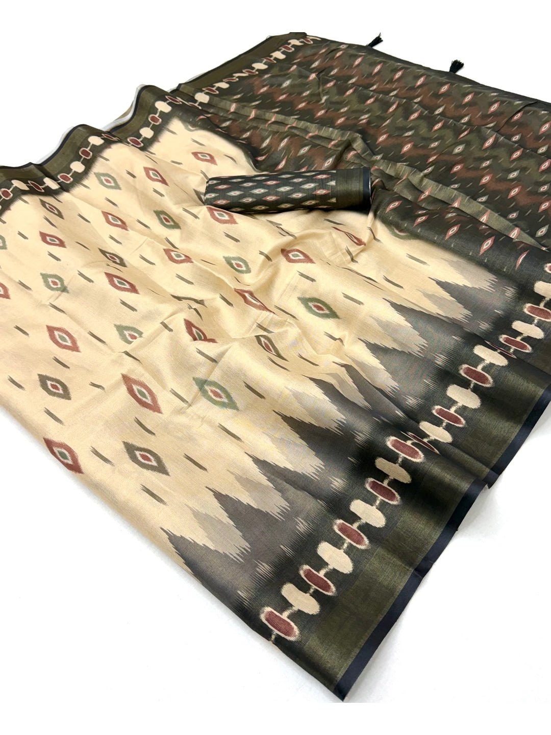 Peachmode Cream Digital Printed Silk Blend Saree - Image 2