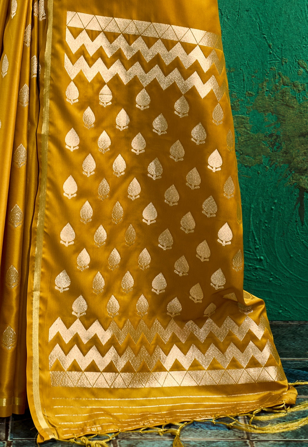 Peachmode Mustard Satin Handloom Woven Saree - Image 5