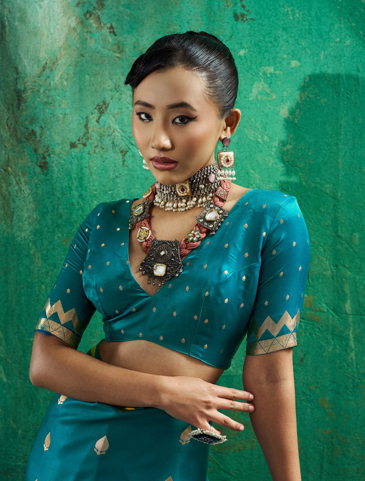 Peachmode Teal Satin Handloom Woven Saree - Image 2