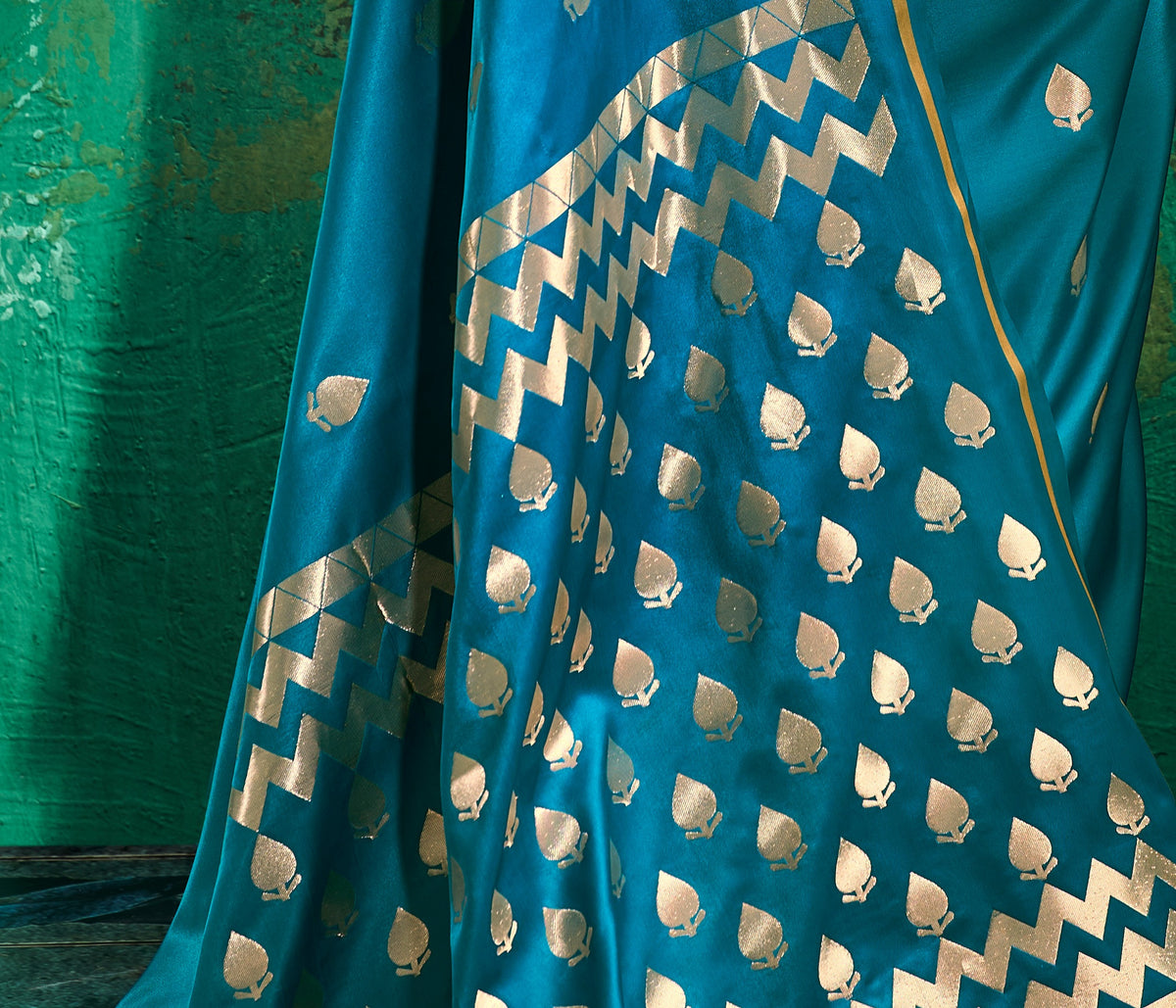 Peachmode Teal Satin Handloom Woven Saree - Image 4