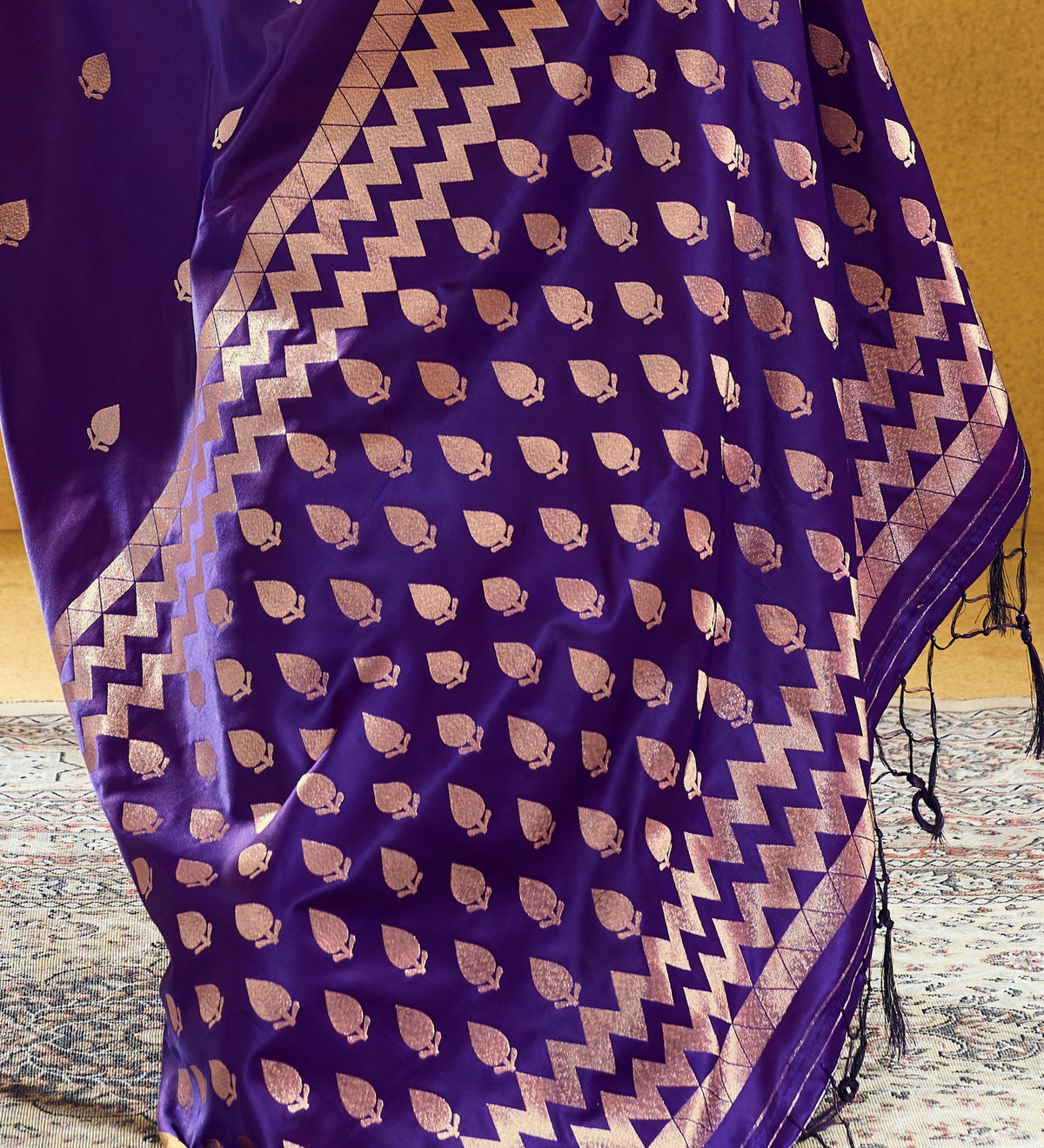 Peachmode Purple Satin Handloom Woven Saree - Image 4