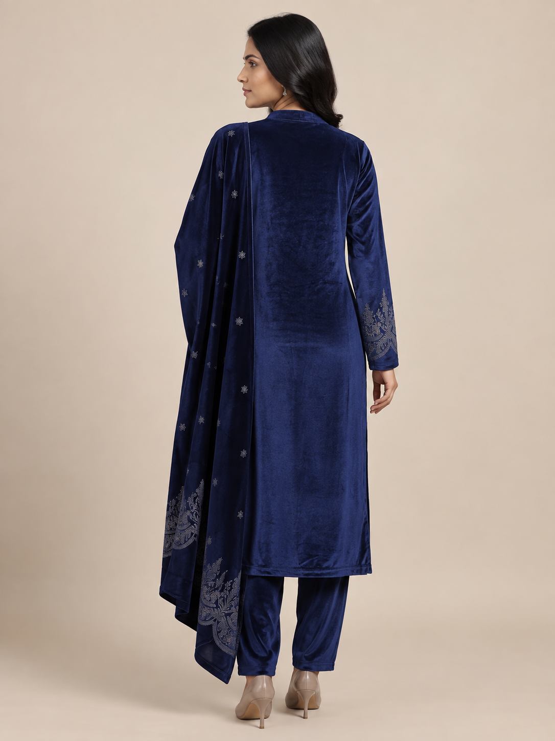 Peachmode Navy Blue Velvet Embroidered Salwar Suit - Image 4