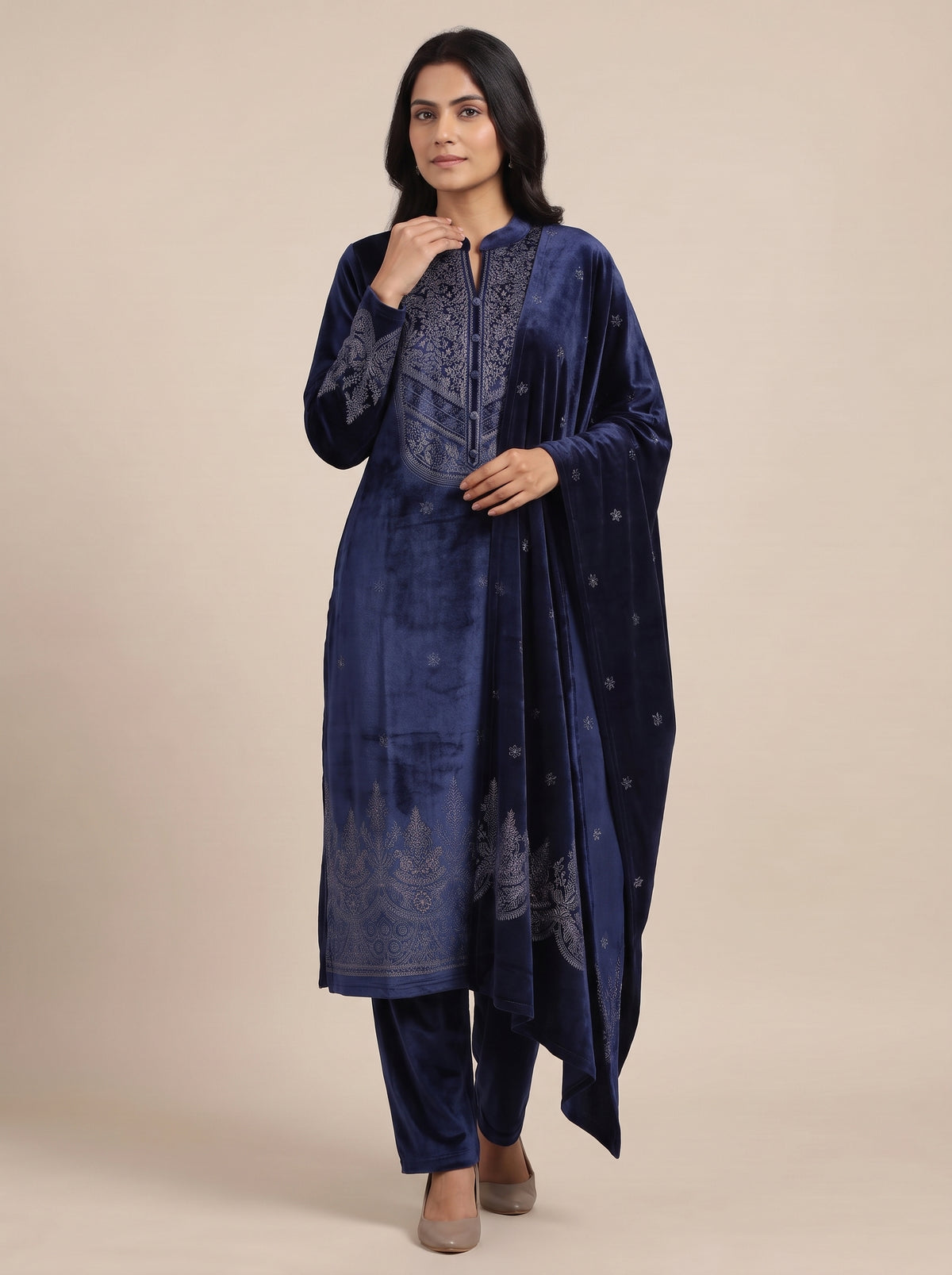 Peachmode Navy Blue Velvet Embroidered Salwar Suit - Image 5