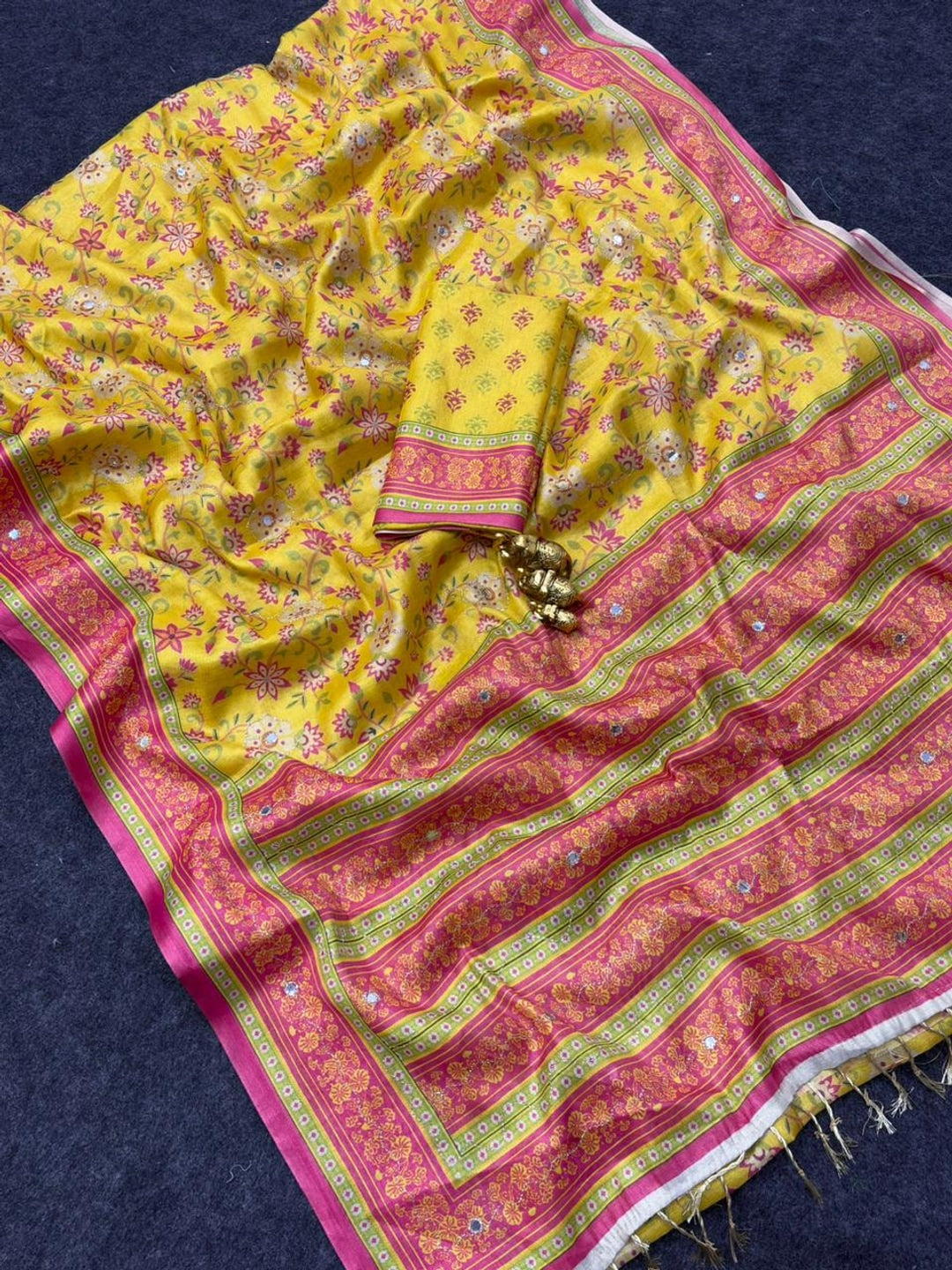 Peachmode Yellow Floral Printed Erod Silk Saree With Mirror Work - Image 5