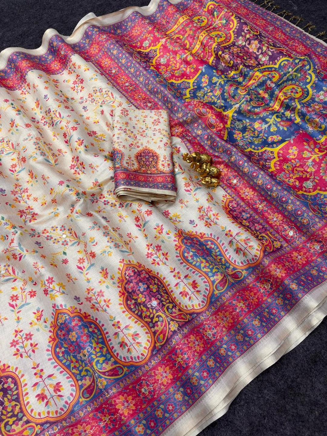 Peachmode Cream Paisley Printed Erod Silk Saree With Mirror Work - Image 5
