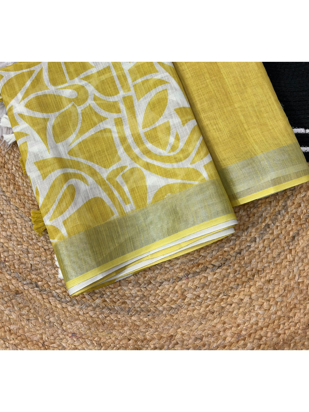 Peachmode Mustard Abstract Print Linen Cotton Saree - Image 4