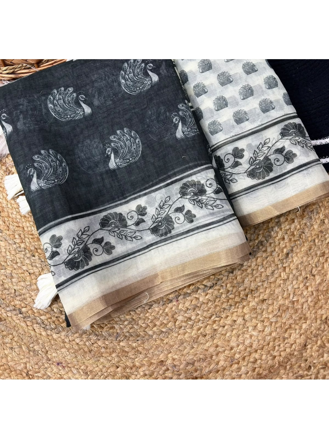 Peachmode Black Animal Print Linen Cotton Saree - Image 4