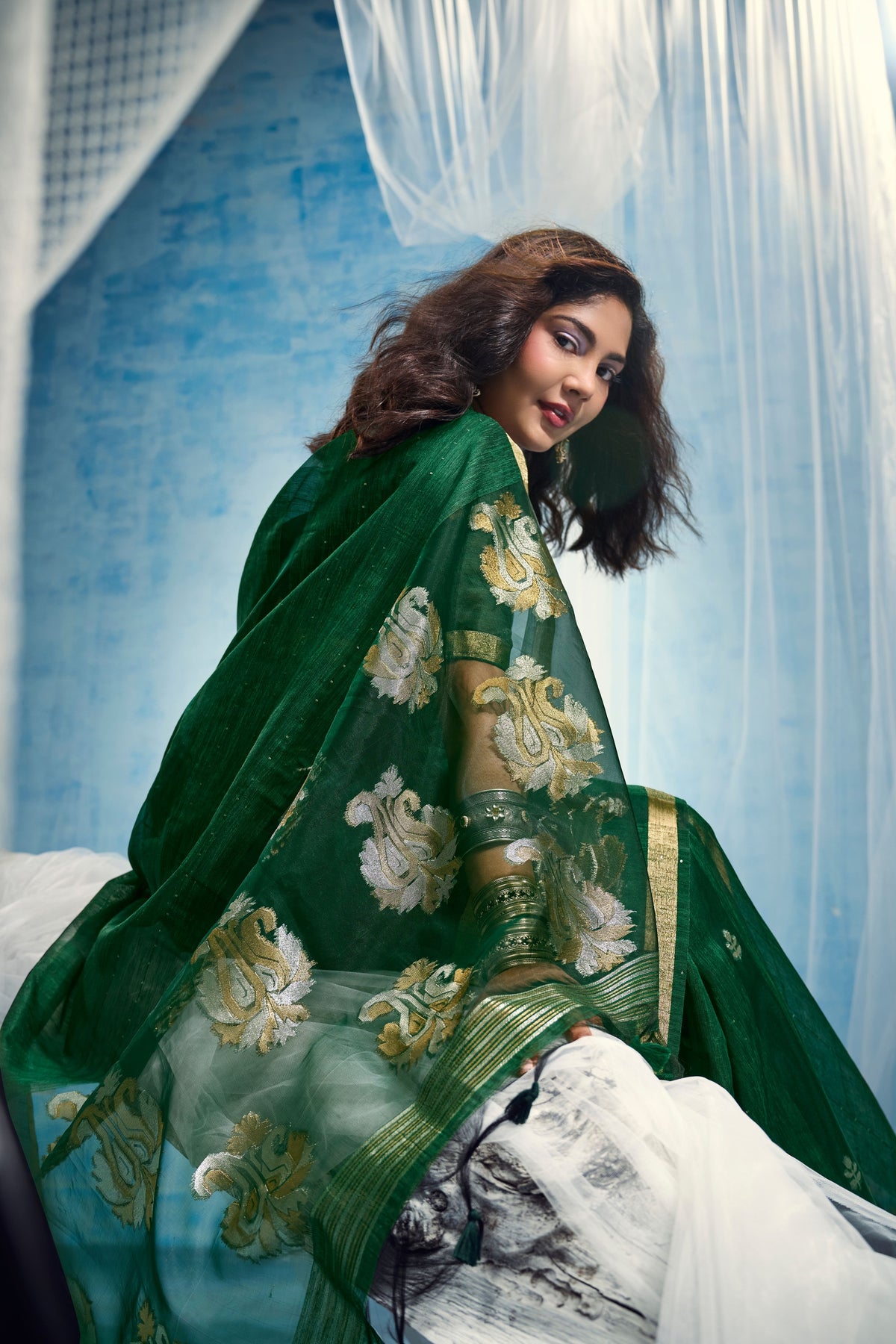 Peachmode Green Pure Munga Silk Handloom Woven Saree - Image 5