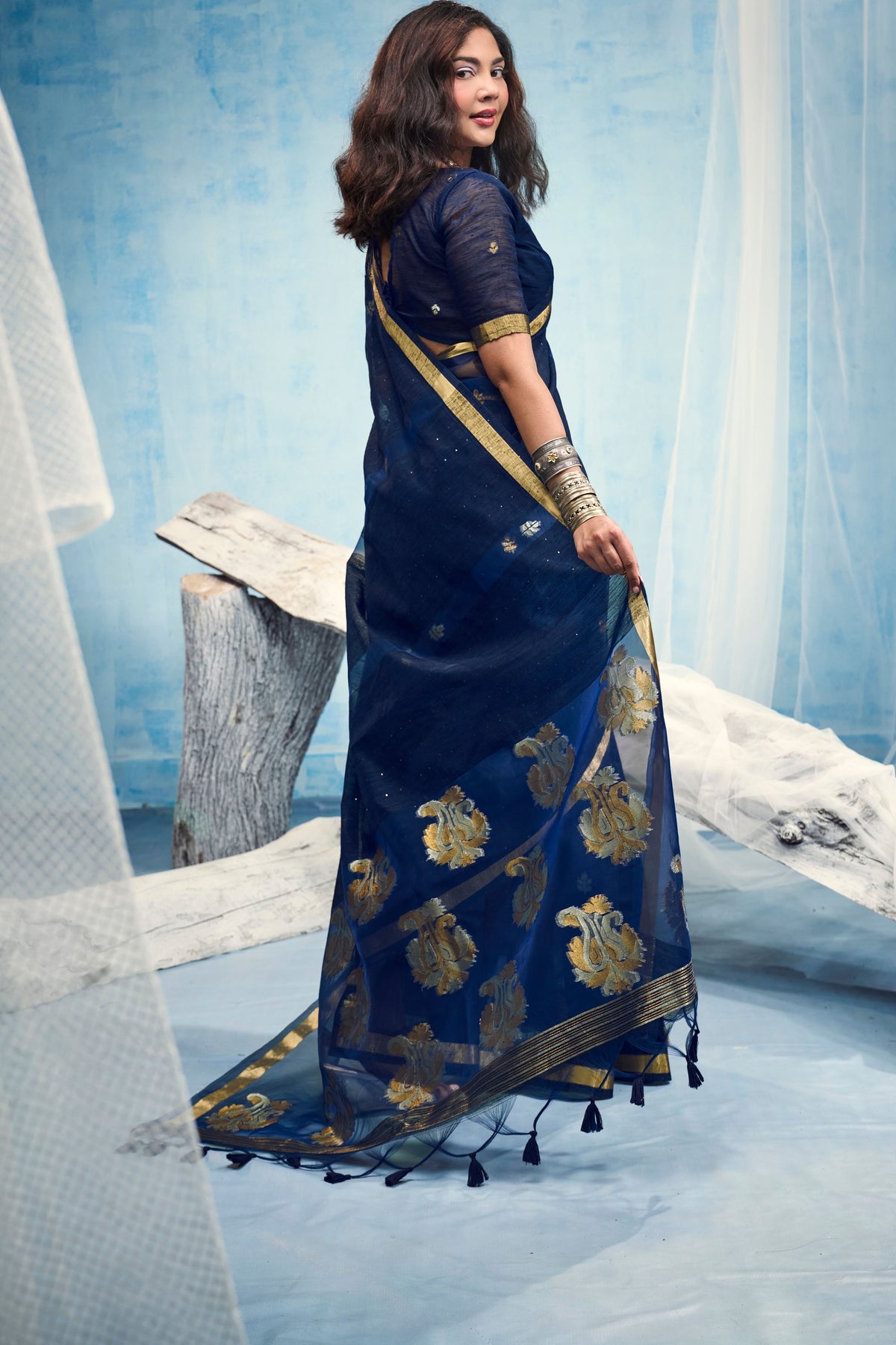 Peachmode Navy Blue Pure Munga Silk Handloom Woven Saree - Image 3