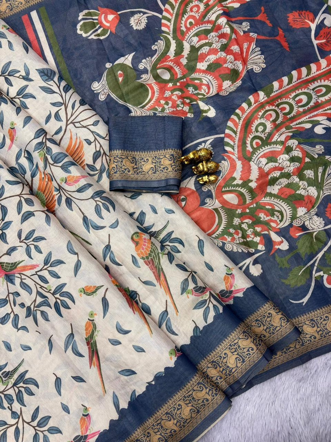Peachmode Beige Kalamkari Bird Printed Erod Silk Saree - Image 4