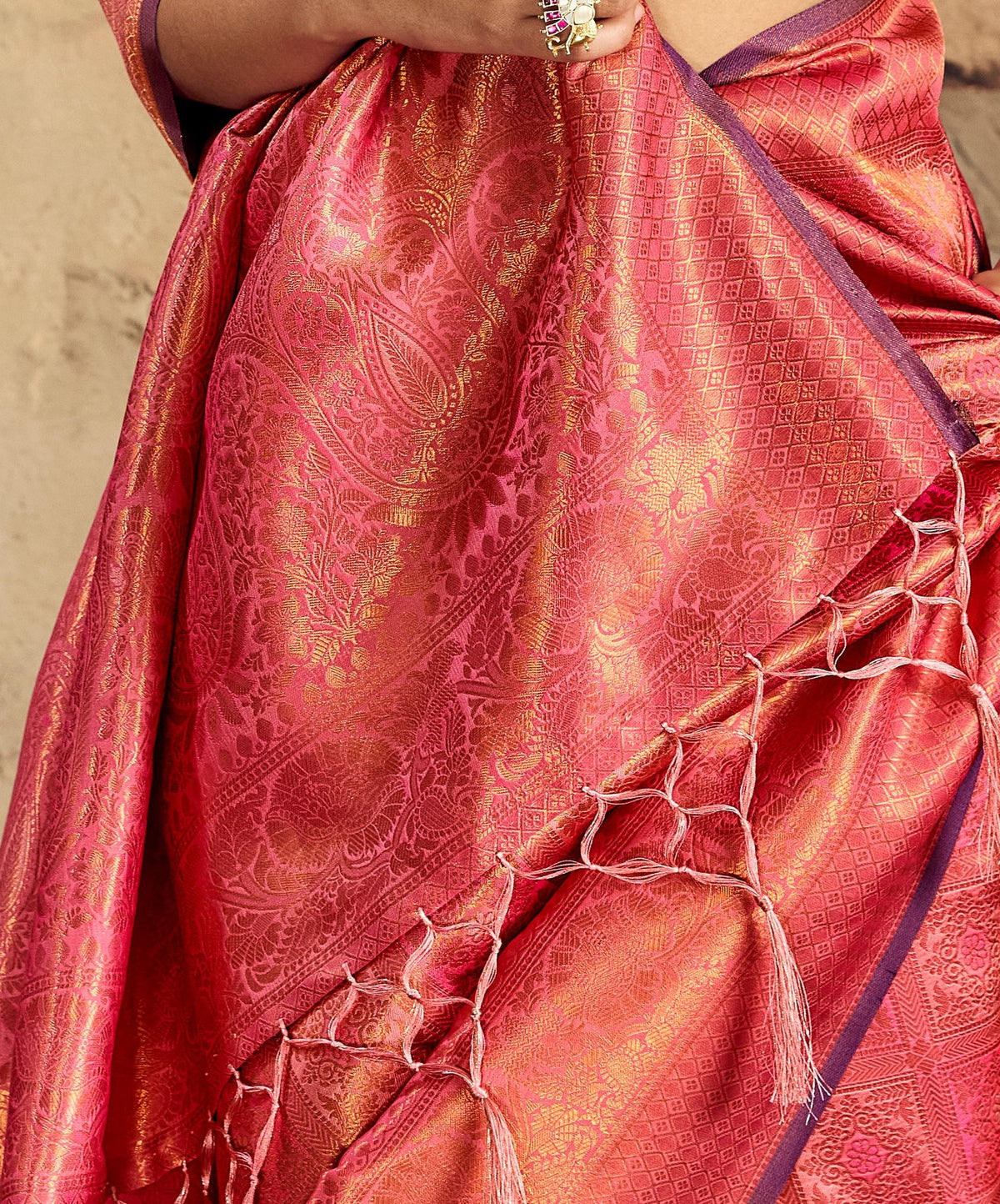 Peachmode Coral Handloom Silk Woven Saree - Image 4