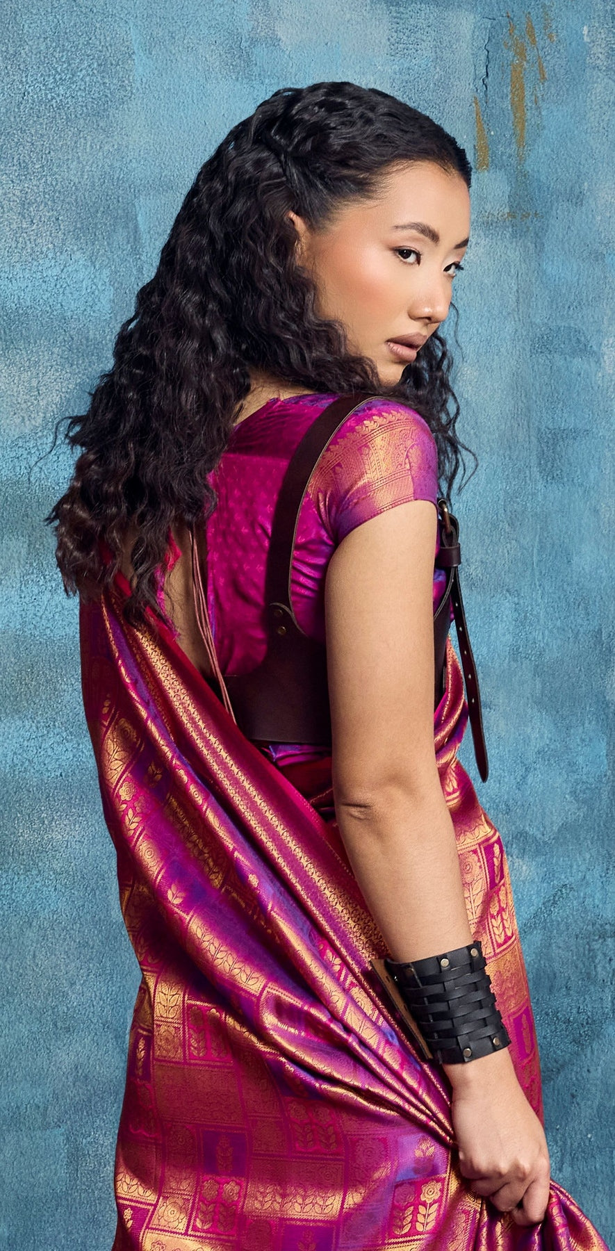Peachmode Magenta Handloom Silk Woven Saree - Image 2