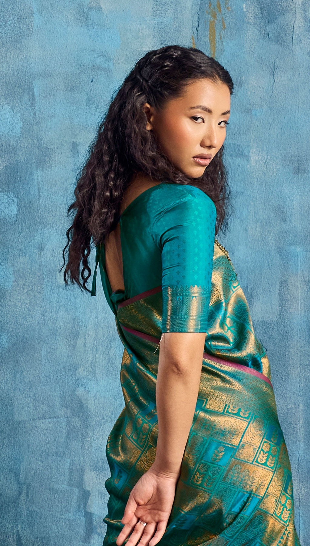 Peachmode Teal Handloom Silk Woven Saree - Image 2