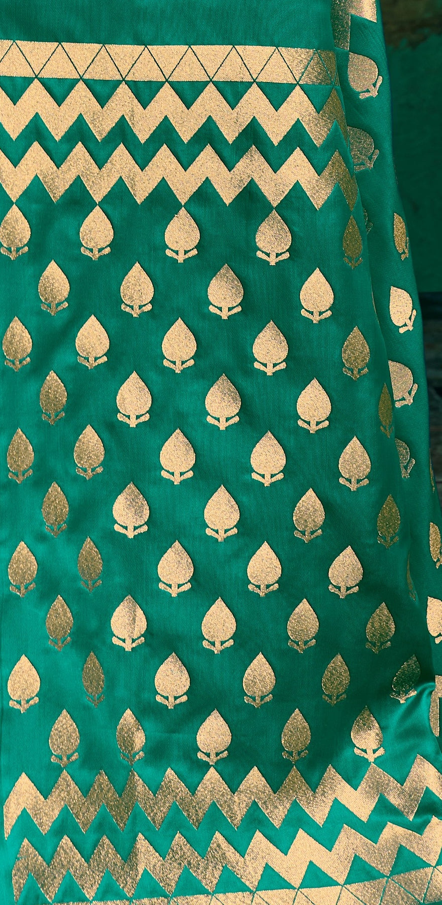 Peachmode Green Satin Handloom Woven Saree - Image 5