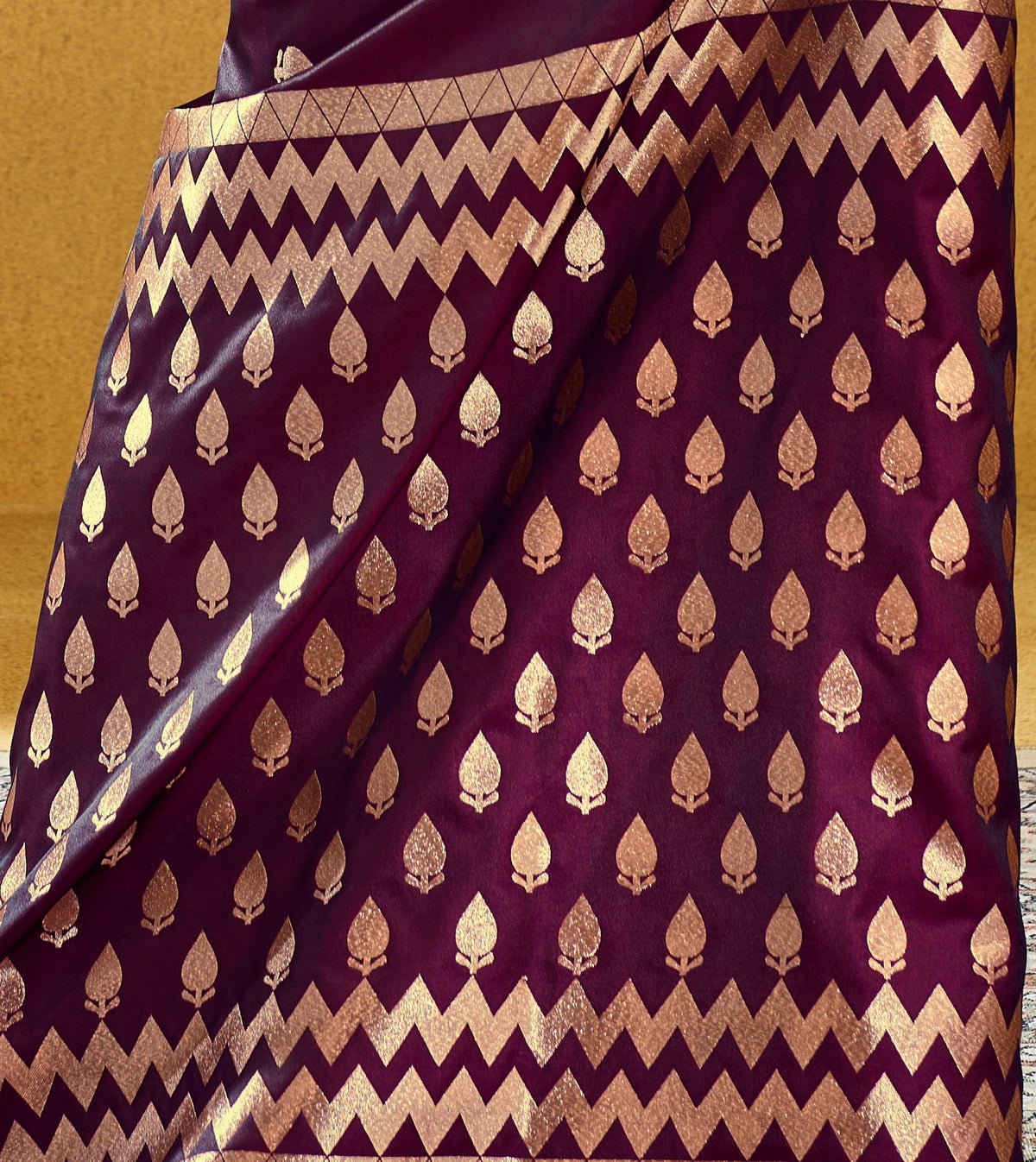 Peachmode Wine Satin Handloom Woven Saree - Image 4