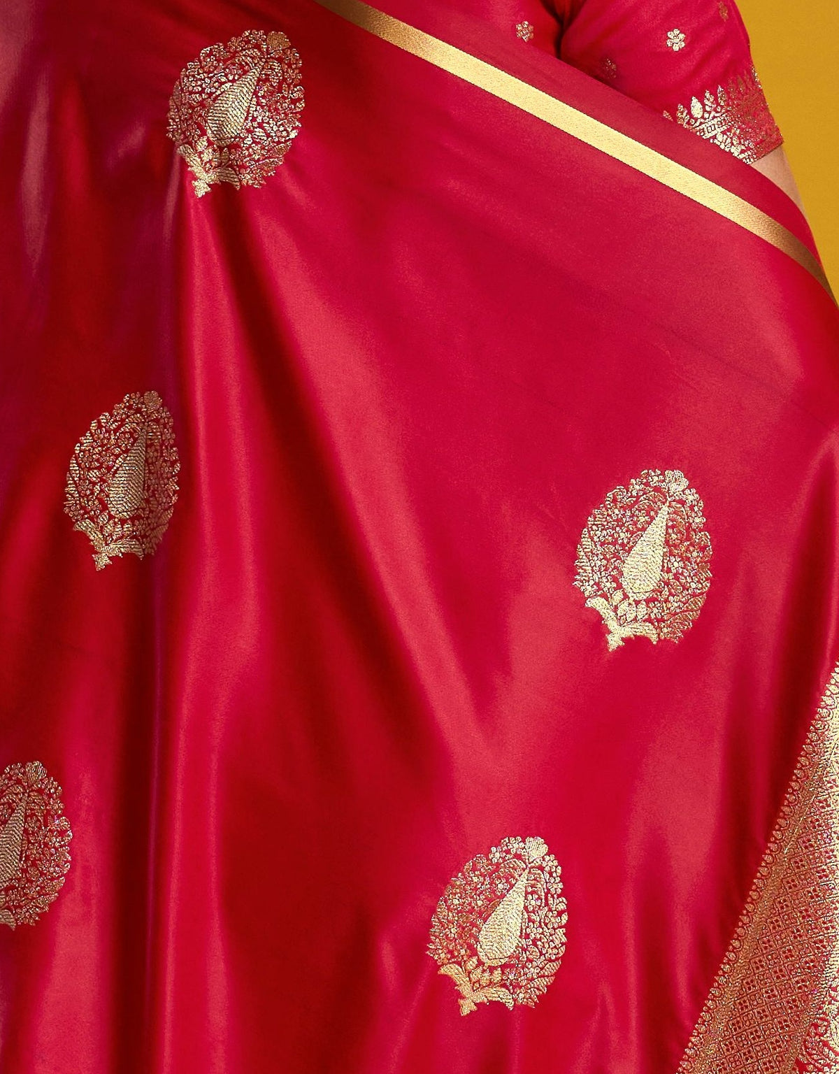 Peachmode Red Satin Handloom Woven Saree - Image 2