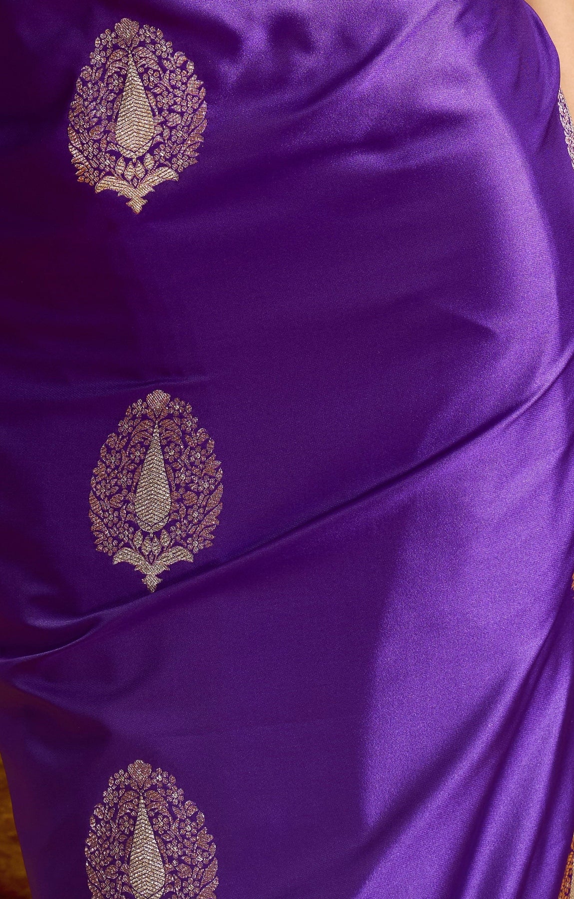 Peachmode Violet Satin Handloom Woven Saree - Image 5