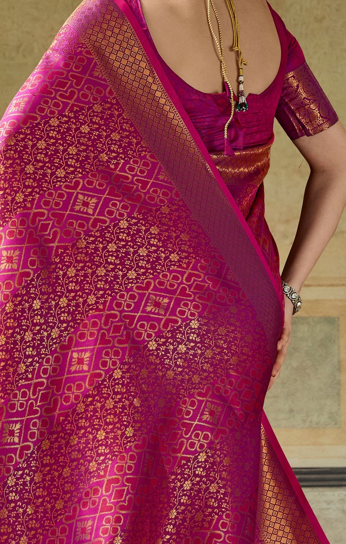 Peachmode Magenta Handloom Silk Woven Saree - Image 2