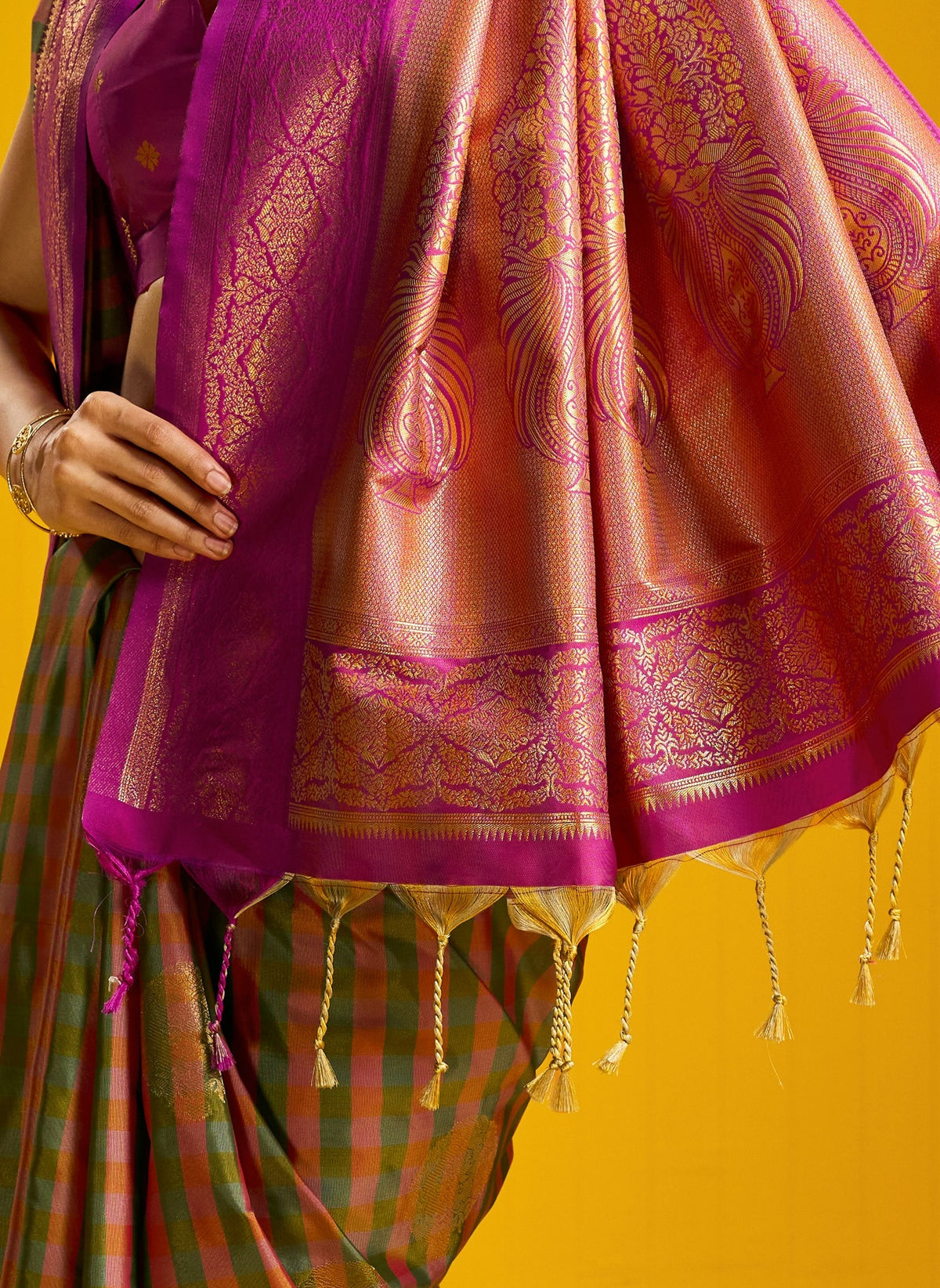 Peachmode Olive Pure Silk Handloom Woven Saree - Image 4