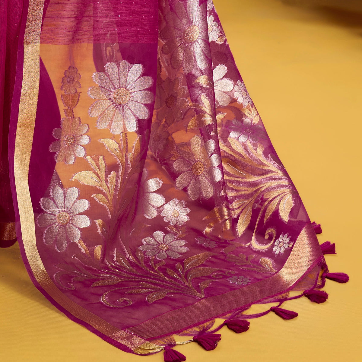 Peachmode Magenta Pure Munga Silk Handloom Woven Saree - Image 5