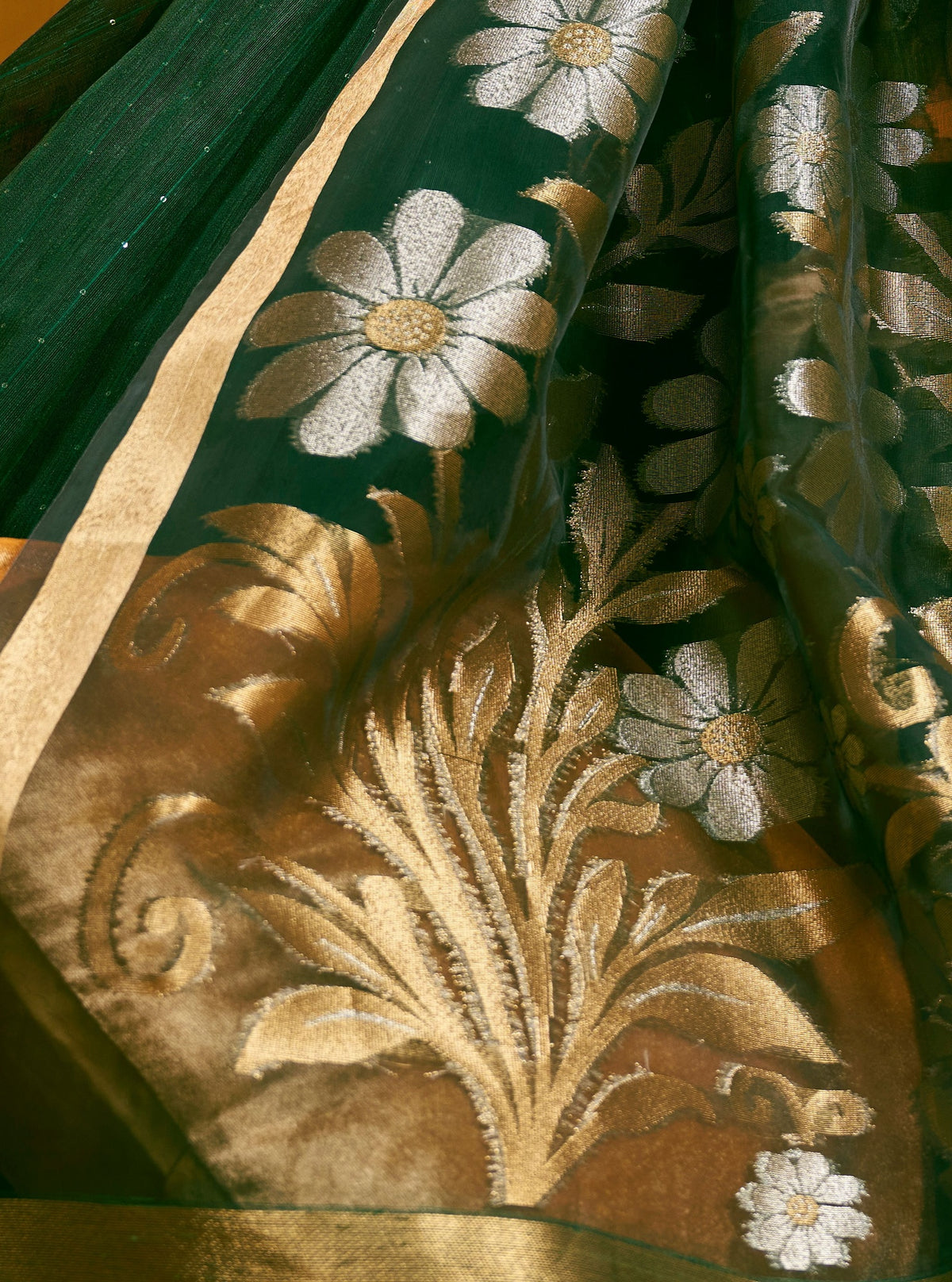 Peachmode Green Pure Munga Silk Handloom Woven Saree - Image 4