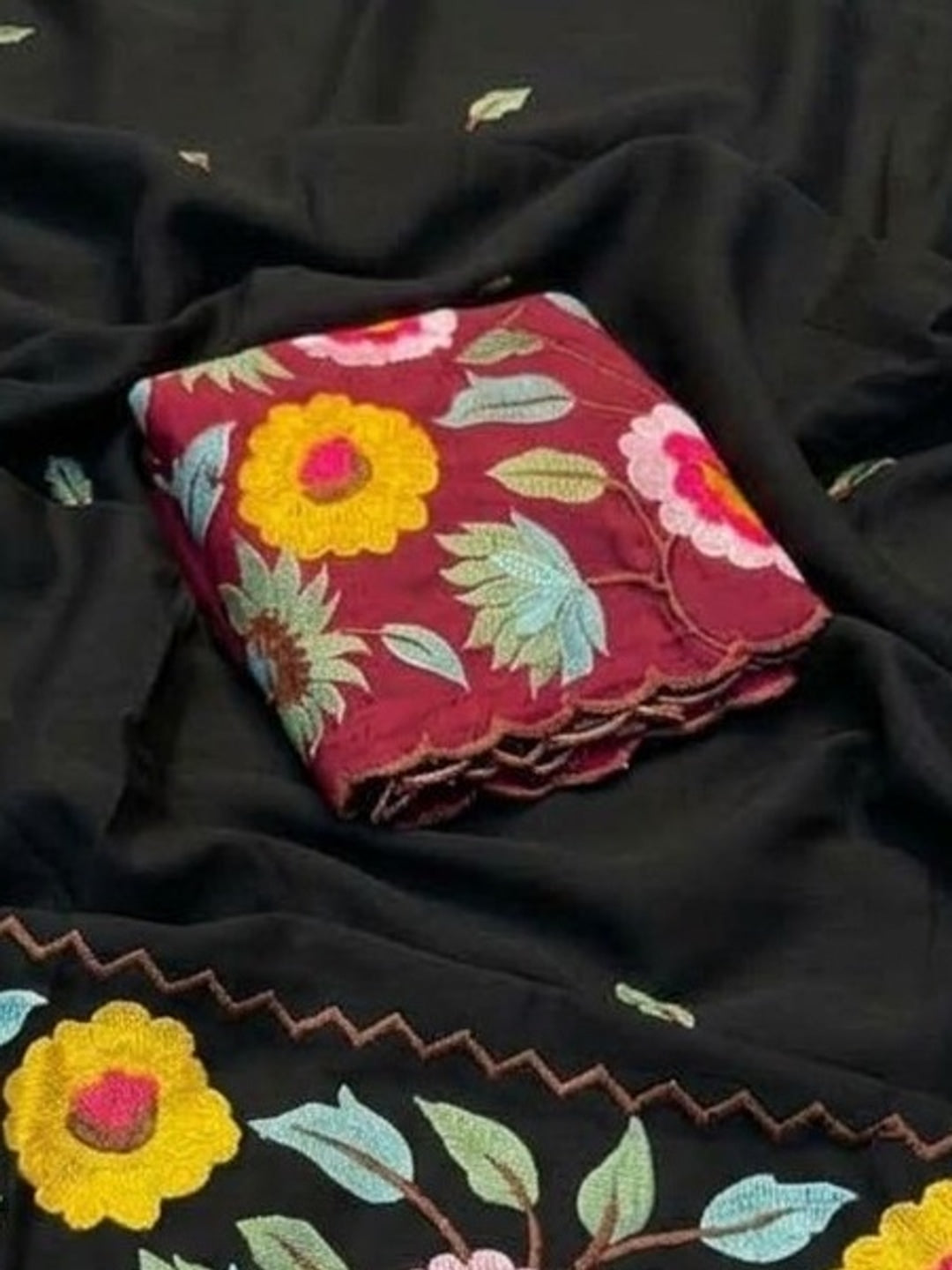 Peachmode Black Floral Embroidered Georgette Saree - Image 6