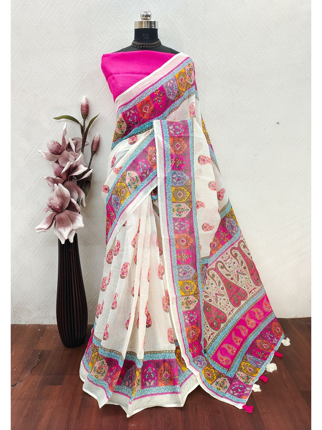 Peachmode Pink Paisley Printed Linen Saree With Mirror Work - Image 3