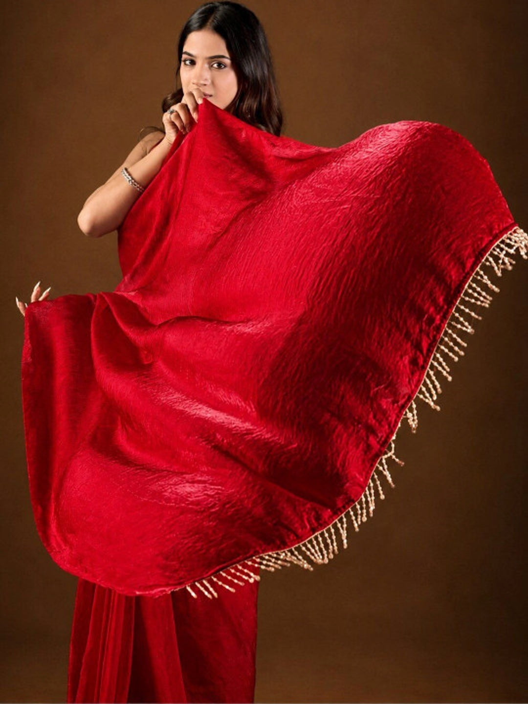 Peachmode Red Solid Fendy Satin Saree with Beaded Tassel Border - Image 3