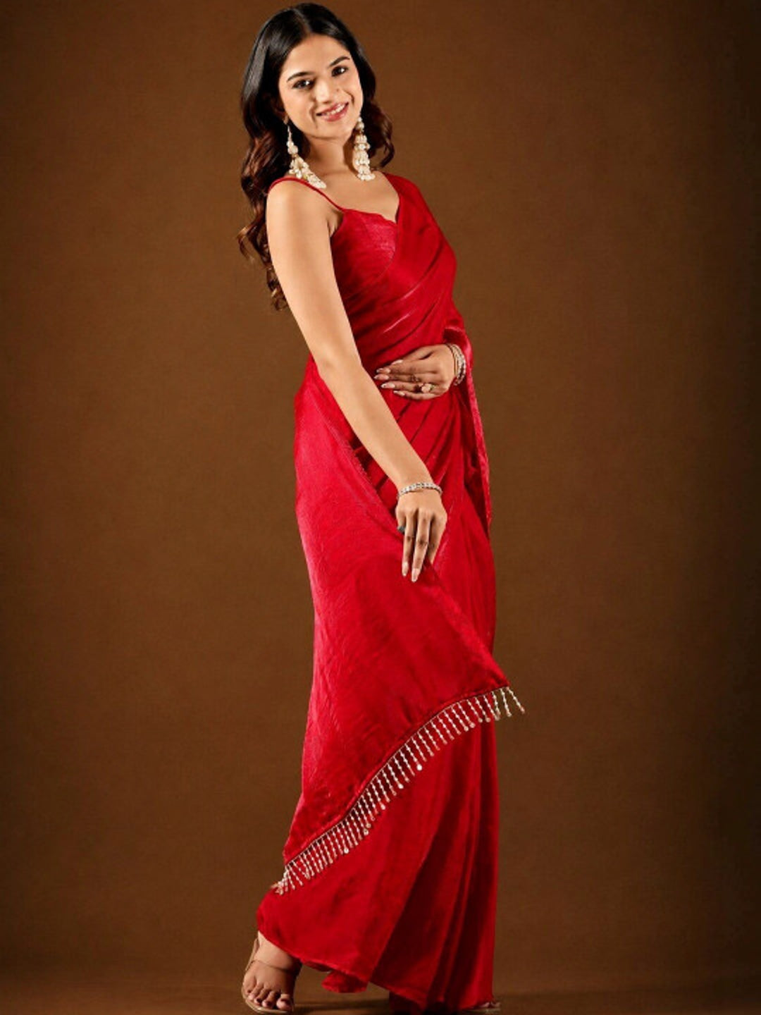 Peachmode Red Solid Fendy Satin Saree with Beaded Tassel Border - Image 4