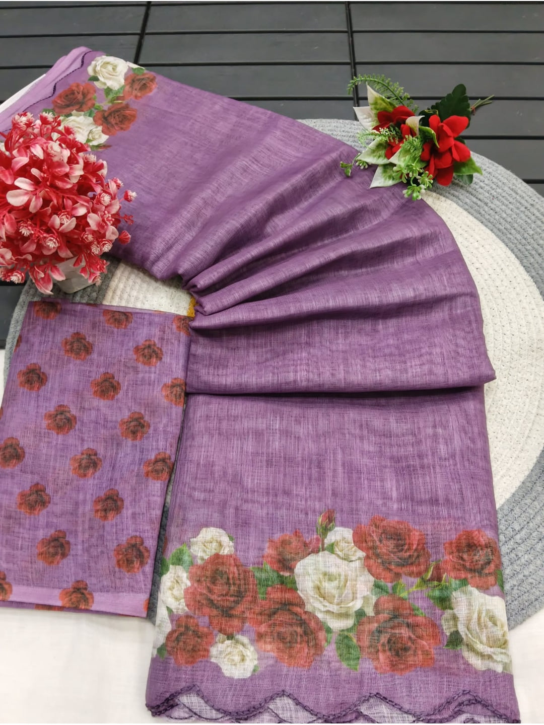Peachmode Lilac Printed Linen Saree With Cutwork Border - Image 5