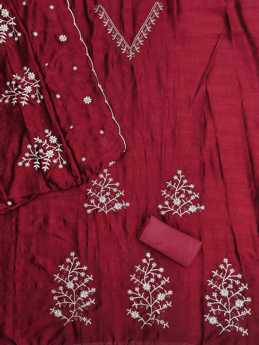 Peachmode Maroon Vichitra Silk Unstitched Dress Material With V-Neck Floral Embroidery - Image 4