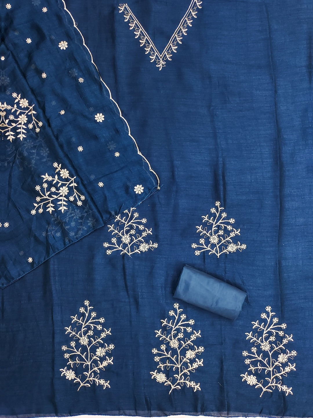 Peachmode Blue Vichitra Silk Unstitched Dress Material With V-Neck Floral Embroidery - Image 4