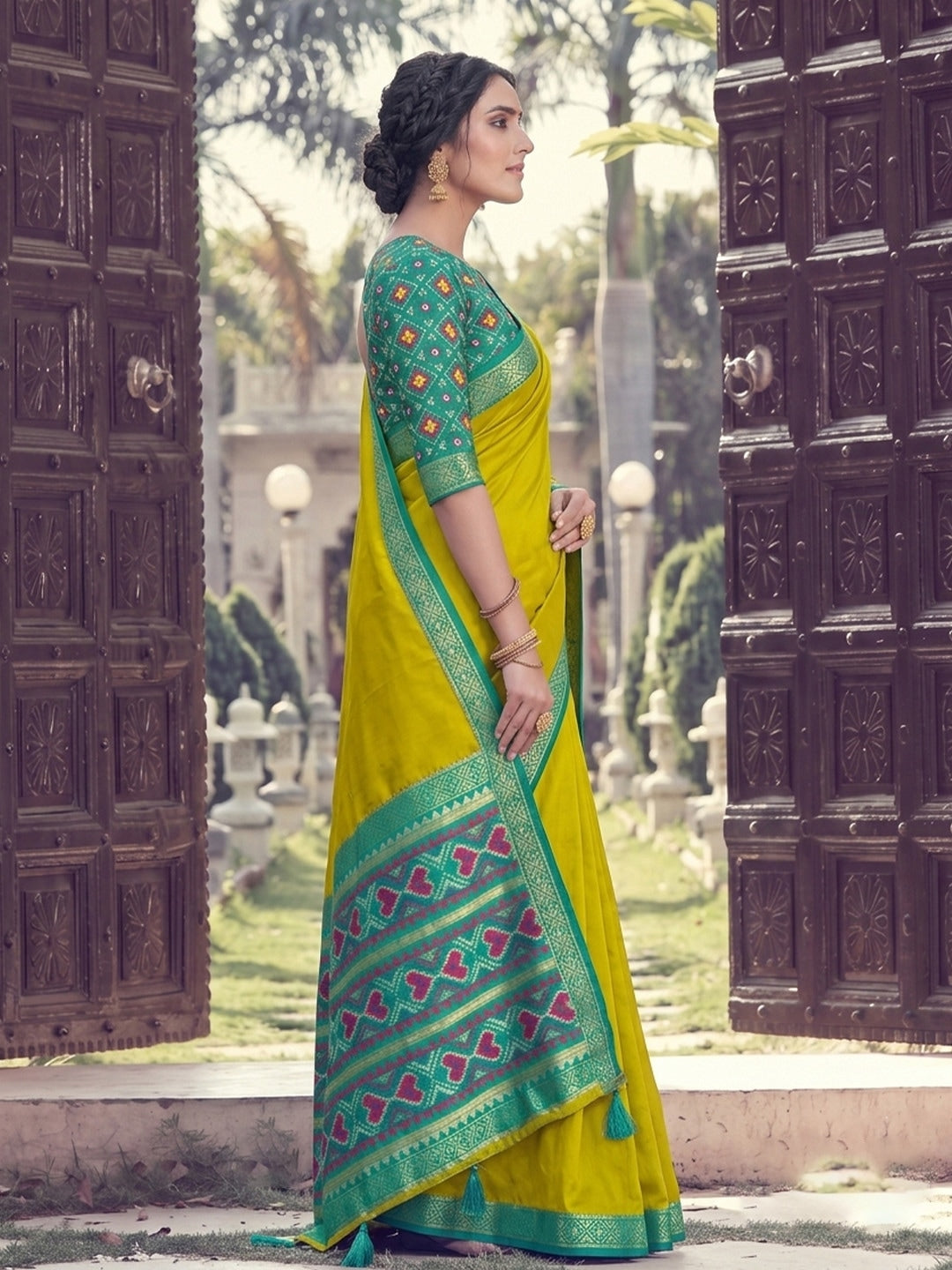 Peachmode Mehndi Silk Woven Saree - Image 3
