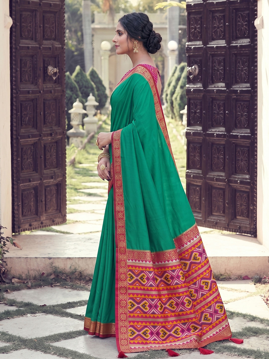 Peachmode Green Silk Woven Saree - Image 3