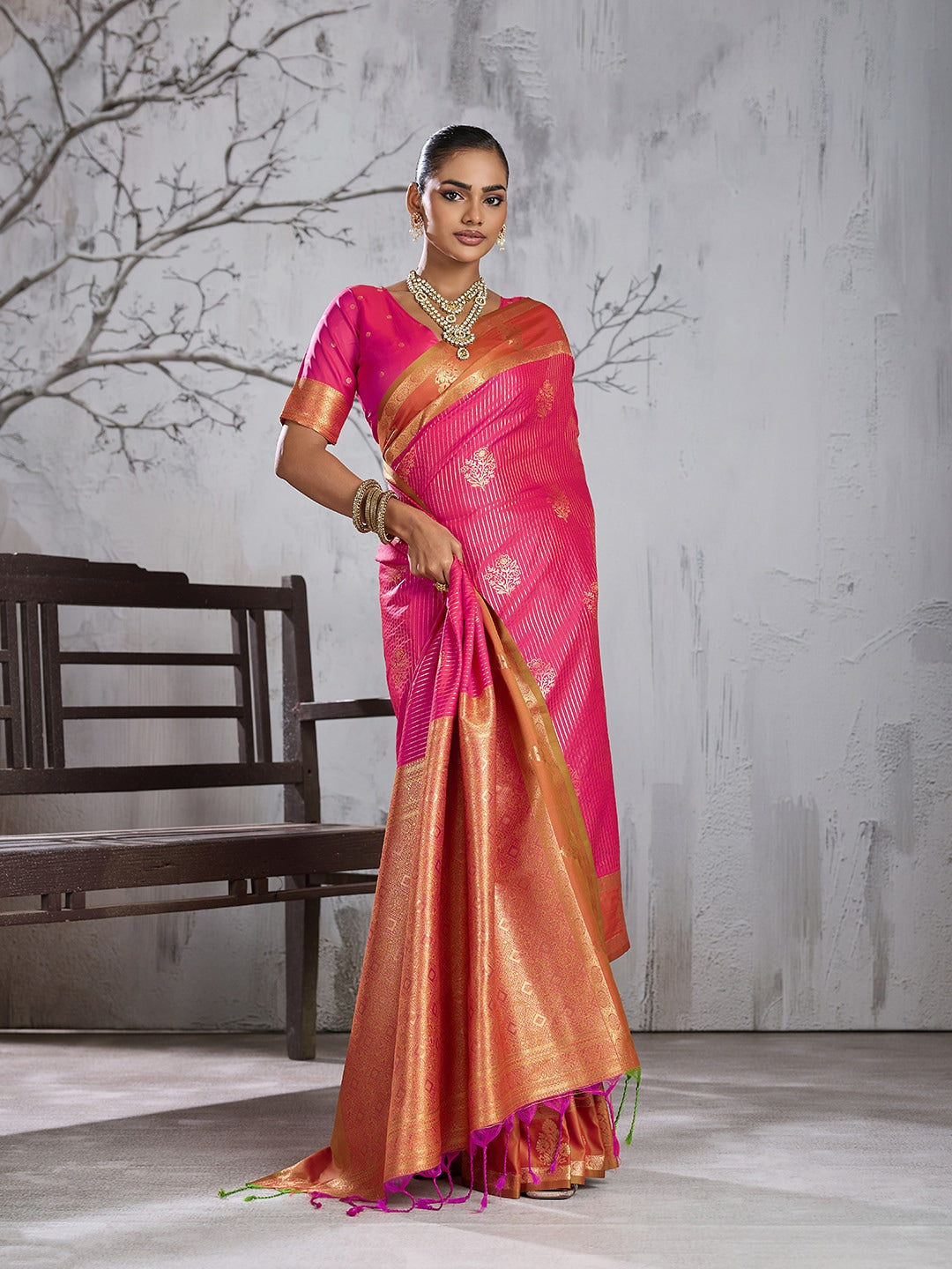 Peachmode Rani Pink Silk Woven Saree - Image 4