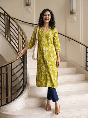 Green Viscose Blend Geometric Printed Kurti - Image 2