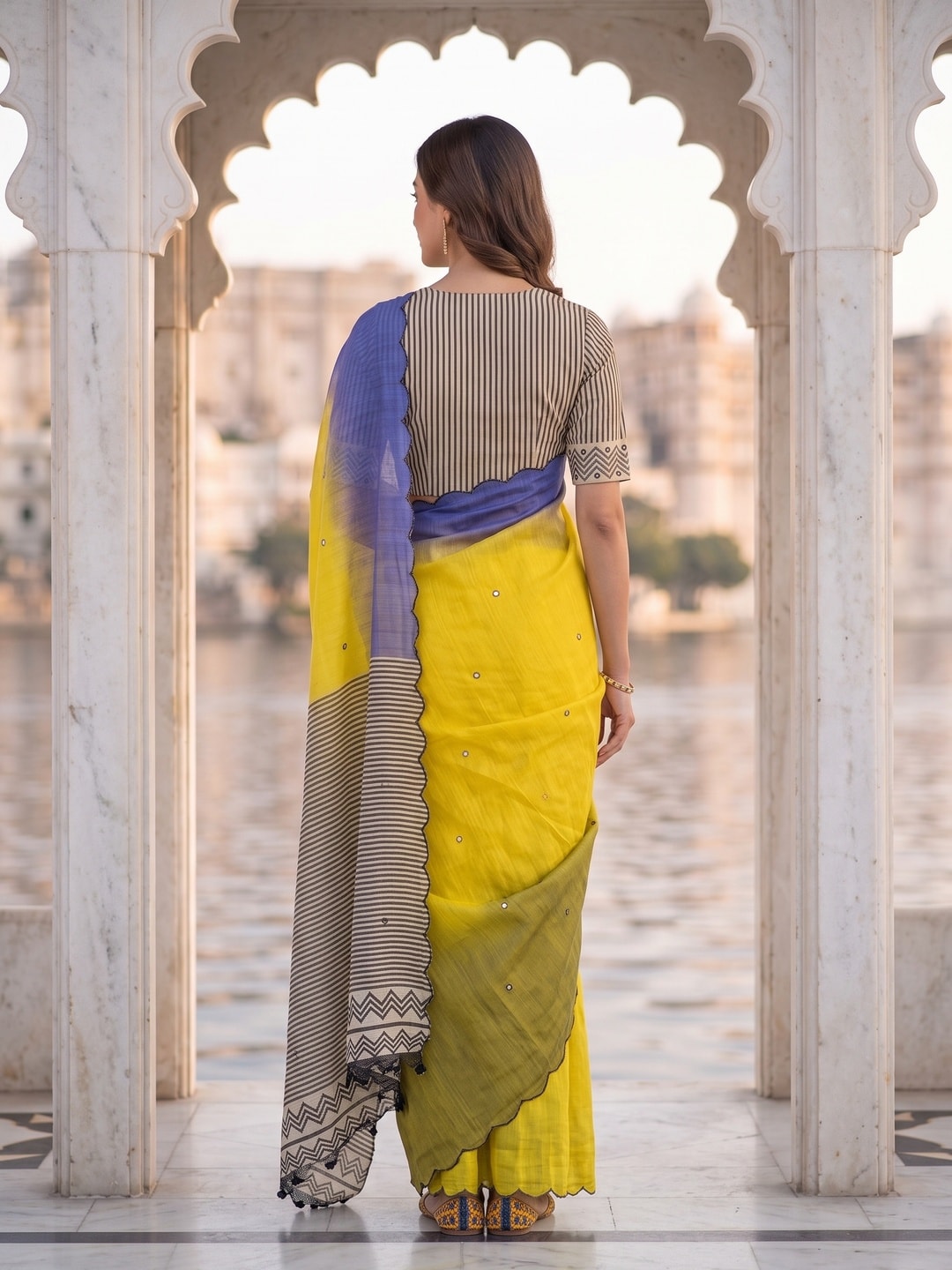Peachmode Yellow Ombre Printed Linen Cotton Saree With Mirror Work - Image 4
