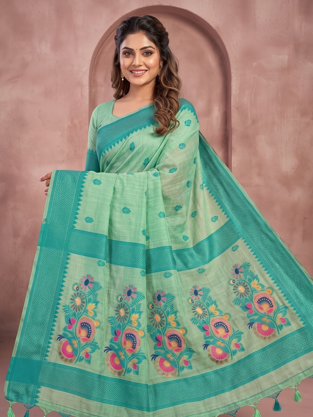Peachmode Green Jamdani Cotton Woven Saree with Floral Pallu - Image 5