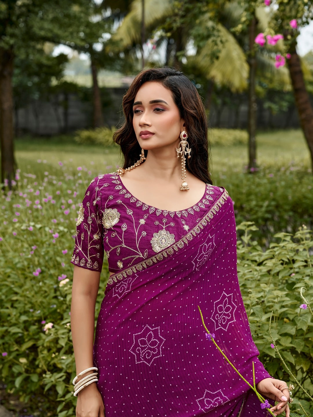 Peachmode Magenta Bandhani Printed Georgette Saree With Embroidered Border - Image 4