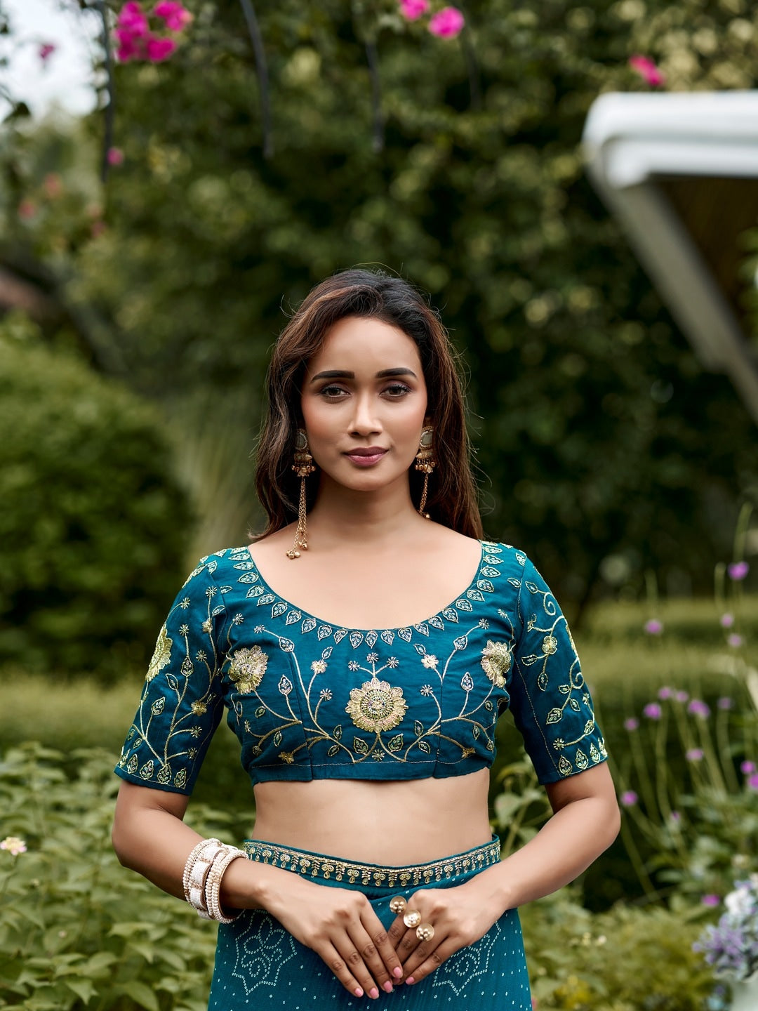 Peachmode Teal Bandhani Printed Georgette Saree With Embroidered Border - Image 5