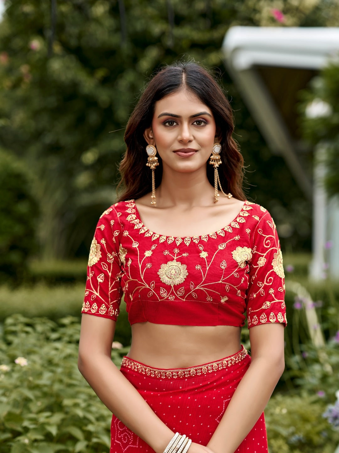 Peachmode Red Bandhani Printed Georgette Saree With Embroidered Border - Image 4