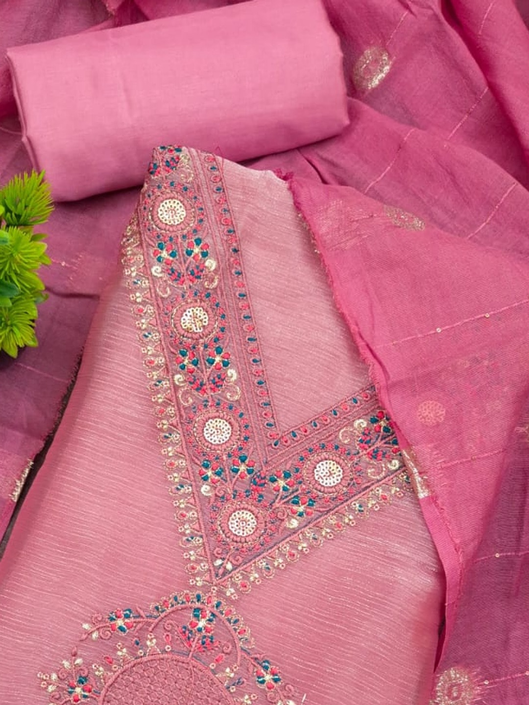 Peachmode Pink Barbari Silk Unstitched Dress Material With V-Neck Floral Thread Embroidery - Image 4