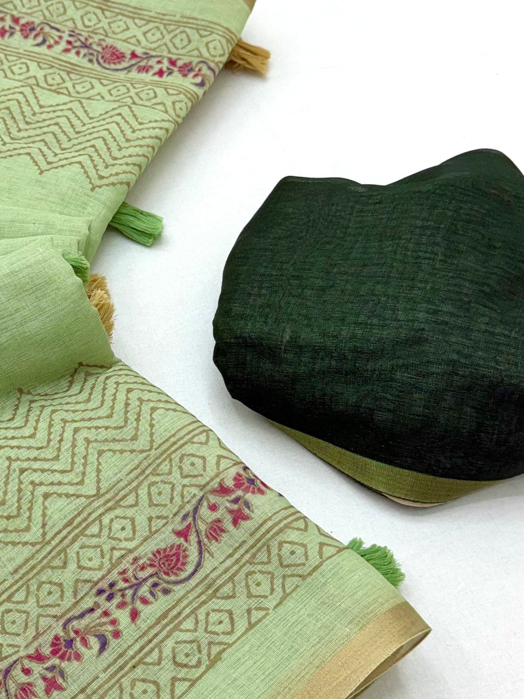 Peachmode Light Green Printed Linen Saree With Zari Border - Image 5