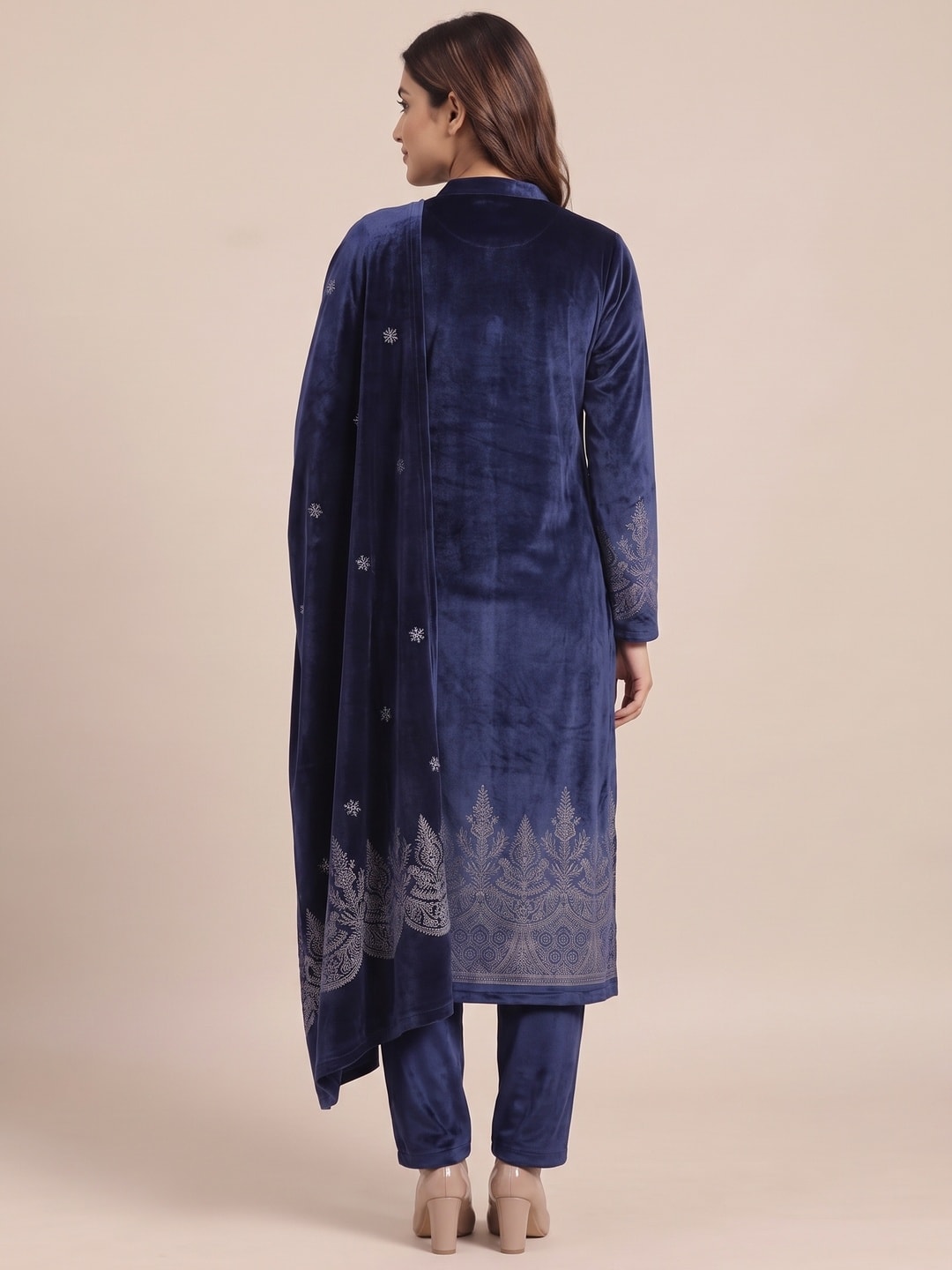 Peachmode Navy Blue Velvet Embroidered Salwar Suit - Image 4