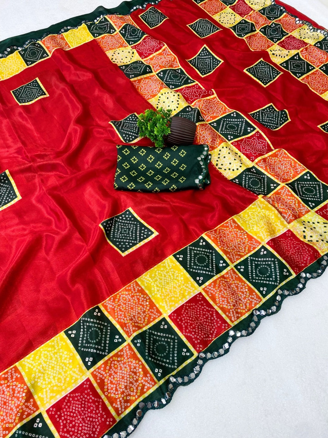 Peachmode Red Turki Silk Saree With Bandhani Patchwork And Mirror Work Border - Image 4