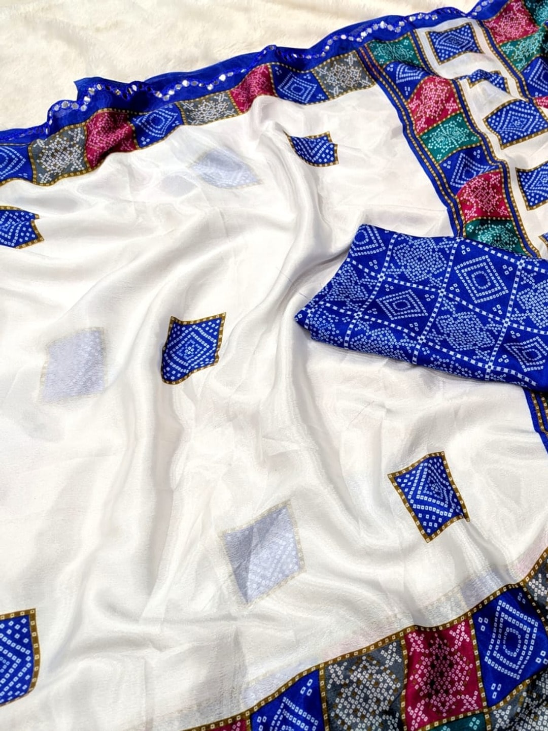 Peachmode White Turki Silk Saree With Bandhani Patchwork And Mirror Work Border - Image 5