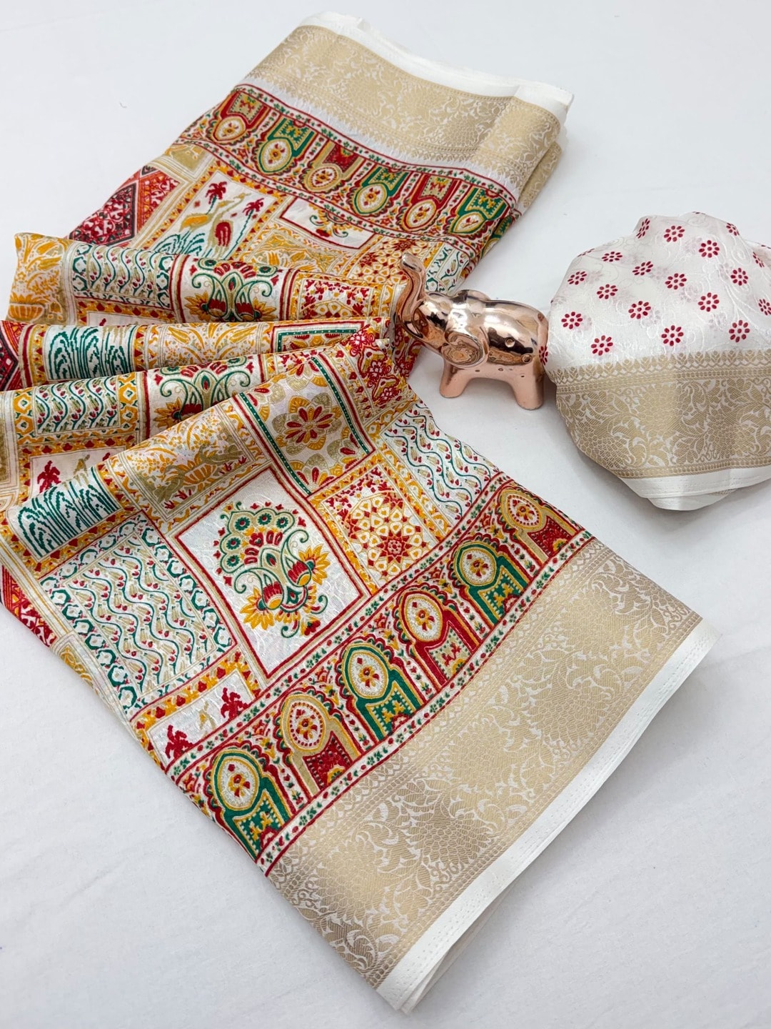 Peachmode Cream Benny Crepe Silk Saree With Position Print And Woven Jacquard Border - Image 5