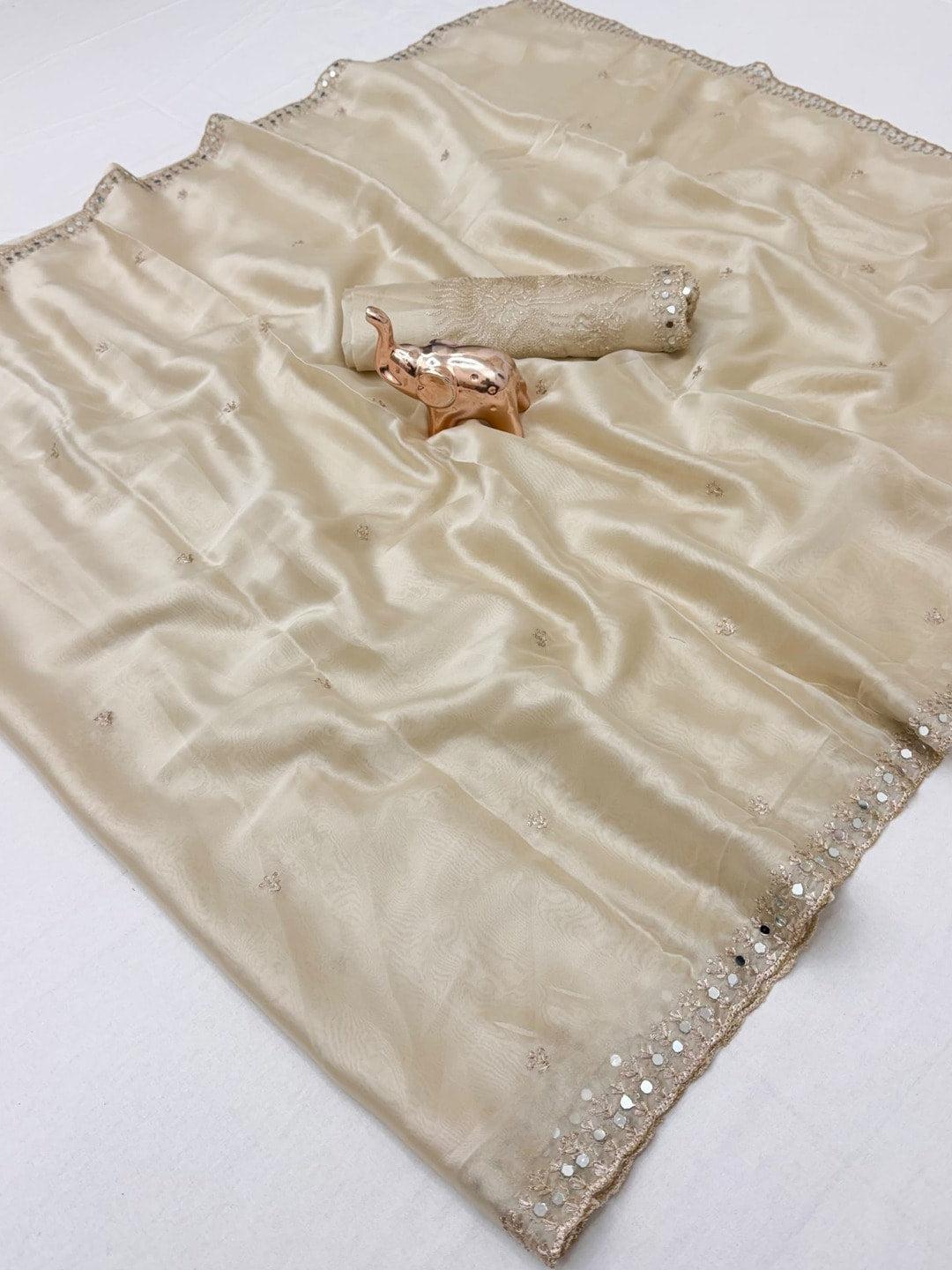 Peachmode Beige Rangoli Silk Saree With Hand Mirror Work Border And Jari C-Pallu - Image 5
