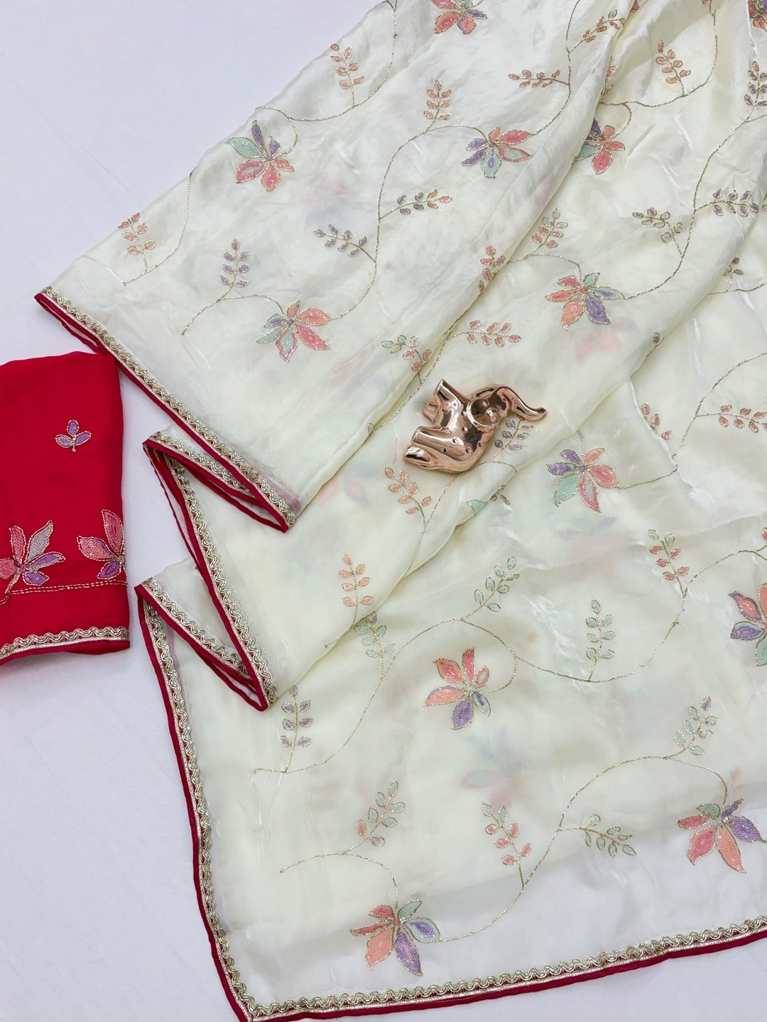 Peachmode Cream Frendy Satin Saree With Floral Sequin Embroidery And Lace Border - Image 4